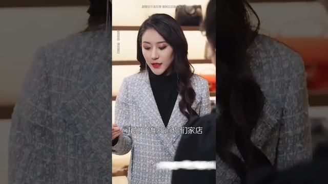【Multi SUB】女人是首富千金，卻執意要體驗生活跑去送外賣，不料卻撞見未婚夫與別的女人在偷情，慘遭羞辱的她被神秘男子相救並相愛，殊不知男人同樣隱瞞了真實身份 #女頻 #甜寵 #霸道總裁 #灰姑 смотреть онлайн
