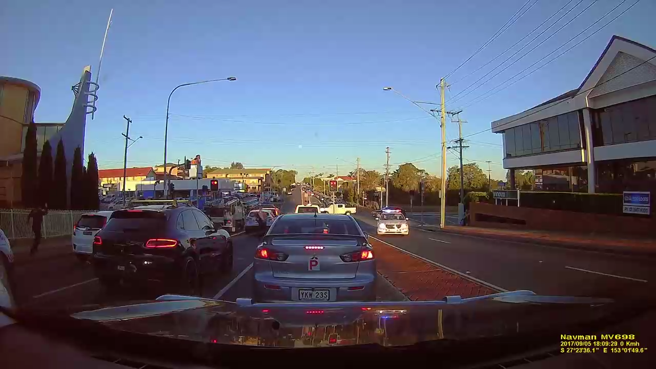 Зажали в коробочку, но все равно ушел... смотреть онлайн