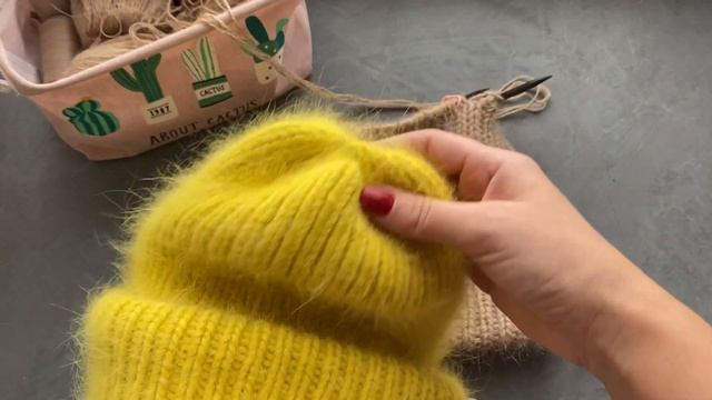 МАСТЕР КЛАСС ШАПКА ИЗ ПУХА НОРКИ// Подробный мк, шапка резинкой, два вида макушки. От расчета до ВТ смотреть онлайн