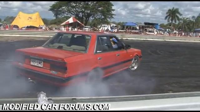 Red Nissan Pintara Burnout / Drift at Ingham 2009 смотреть онлайн