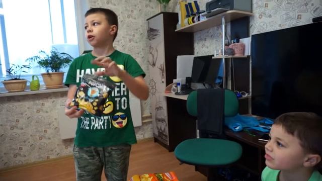 Распаковка вкусняшек из магазина KDV смотреть онлайн