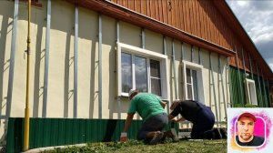 рабочий вложик/монтируем цоколь проф листом