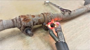 Как легко открутить прикипевший болт или гайку!