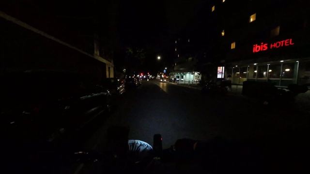 Btwin tilt - London POV night ride смотреть онлайн