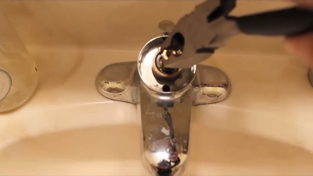 How to repair moen bathroom faucet dripping water - cartridge removal replace single lever смотреть онлайн