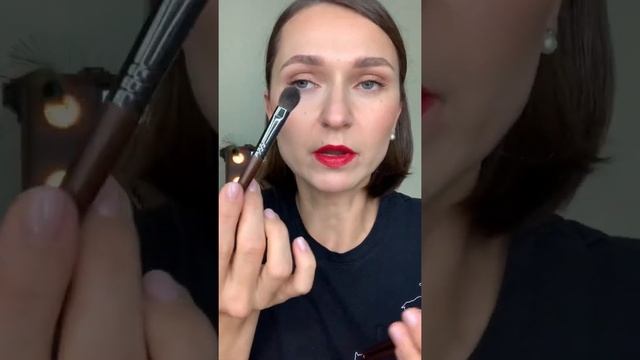 Как выбирать главную кисть для макияжа глаз ? Кисть для растушёвки теней - бочонок. смотреть онлайн