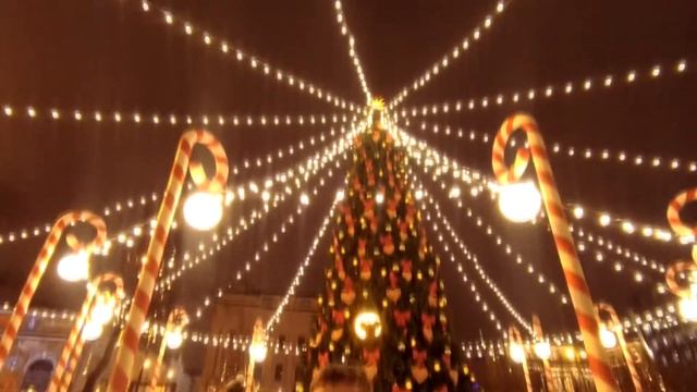 Топ 10 новогодних ёлок Санкт - Петербурга смотреть онлайн