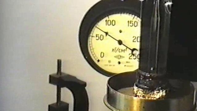 ЗАВИСИМОСТЬ ТЕМПЕРАТУРЫ ПЛАВЛЕНИЯ ПАРАФИНА ОТ ДАВЛЕНИЯ.ФИЗИКА.ХРОНИКА смотреть онлайн