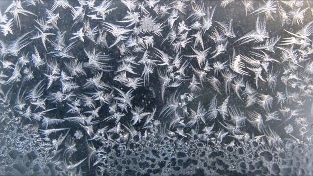 Как мороз рисует морозные узоры на стекле смотреть онлайн