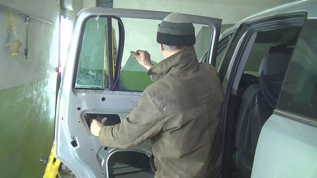 Как разобрать задние двери Опель Зафиры . Ч - 2 . смотреть онлайн