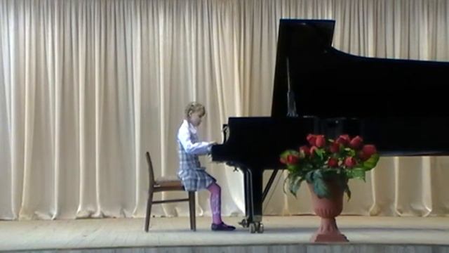 Даша Прокудина, Воробьишкам холодно Ж.Металлиди смотреть онлайн
