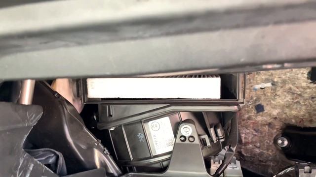 2015, 2016, 2017, 2018 Toyota Corolla Replace Cabin Air Filter CP285, Remove Glove Compartment, смотреть онлайн