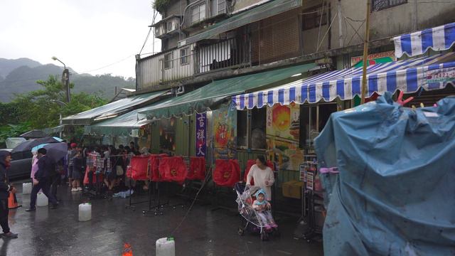 Taiwan, Shifen, short taxi ride смотреть онлайн
