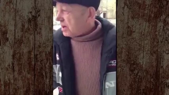мужик рассказывает анекдот заразительный смех смотреть онлайн