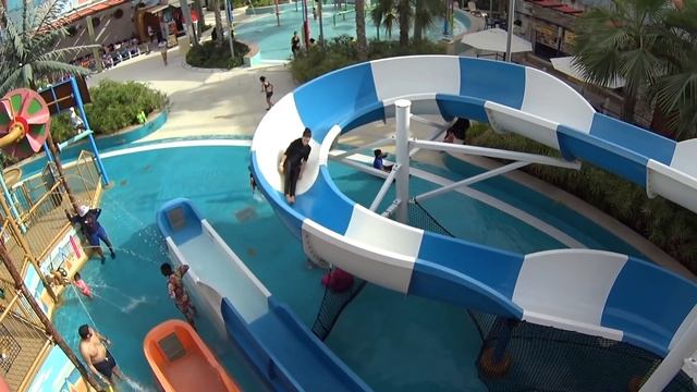 Super Fun Aqua Play Slide at Laguna Waterpark by Meraas смотреть онлайн