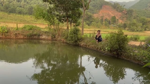 Make Bamboo Fishing Rods, Go Fishing By The Stream. FARM LIFE. LIVING OFF GRID IN LOG CABIN смотреть онлайн