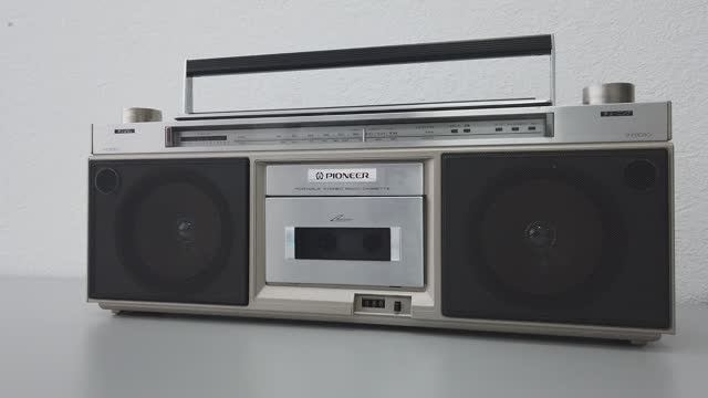 Магнитофон Pioneer SK-400 смотреть онлайн