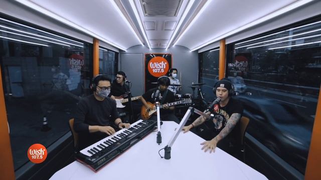 Jason Fernandez performs "Baraha ng Payaso" LIVE on Wish 107.5 Bus смотреть онлайн