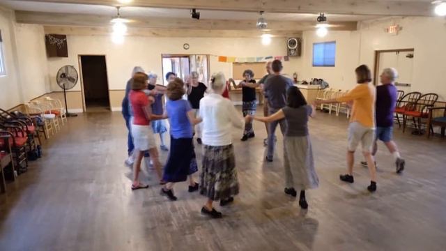 Dobra Nevesto Pirin, Bulgaria Santa Fe International Folk Dancers смотреть онлайн