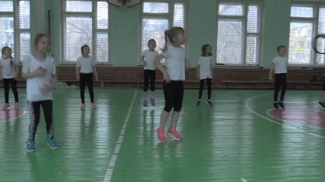 Приветствие первоклассникам.mp4 смотреть онлайн