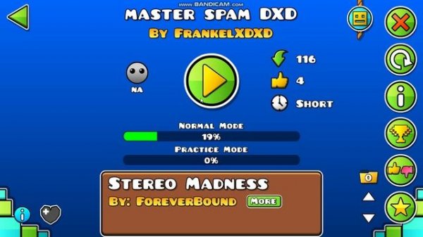 я играю в онлайн уровни (Geometry dash)