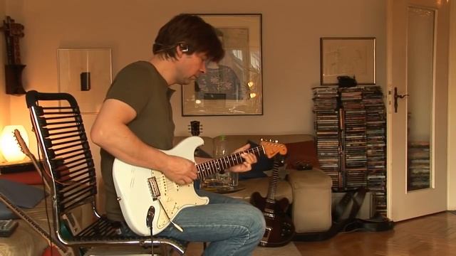 Fender Classic Player Strat with Fender Custom Shop 69 Pickups смотреть онлайн