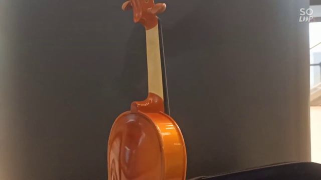 Stradivarius Violin смотреть онлайн