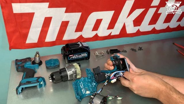 Как разобрать аккумуляторную дрель шуруповерт MakitaDF001G смотреть онлайн