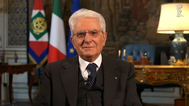 Mattarella, il fuori onda del presidente piace alla rete. 'Giovanni, anche io non vado dal barbiere смотреть онлайн