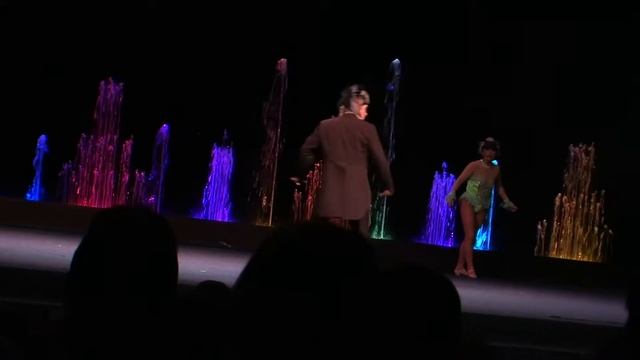 Первая в жизни ёлка доченьки на выезде! Москва 01.2013г. смотреть онлайн