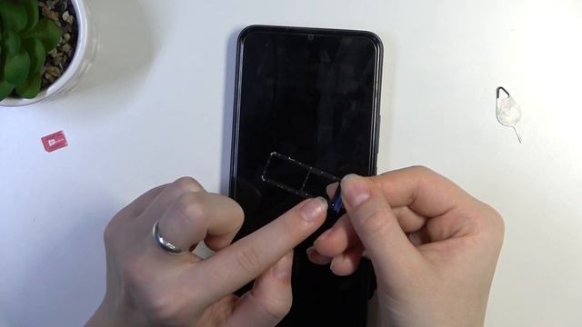 VIVO Y22s | Как вставить сим карту в VIVO Y22s - Как вставить карту памяти в VIVO Y22s смотреть онлайн