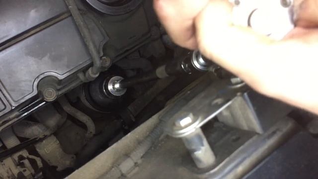 Замена масла и масляного фильтра VW Transporter T5 1.9 TDI смотреть онлайн