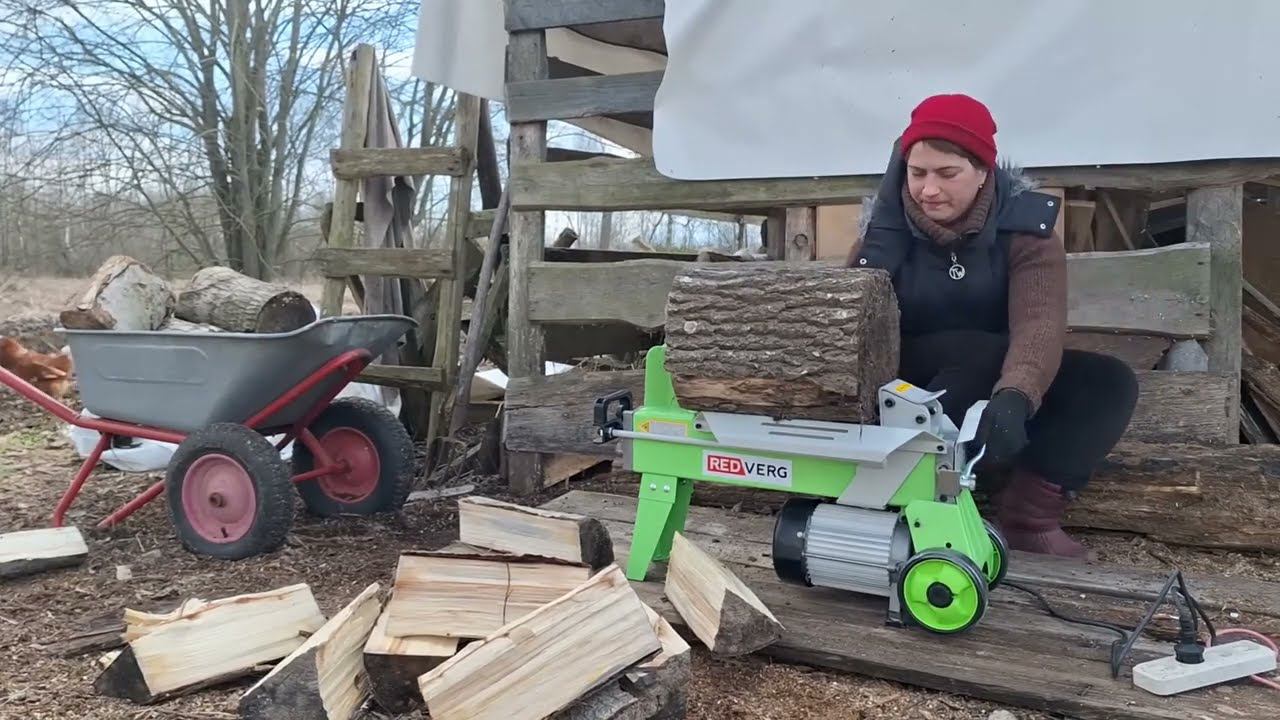 Легкая и простая заготовка дров. Гидравлический дровокол REDVERG RD-LS25-37E смотреть онлайн