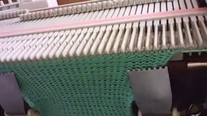 Видео-урок №9. Прибавление петель на вязальной машине.