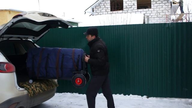 Тележка для перевозки лодки ПВХ в автомобиле
