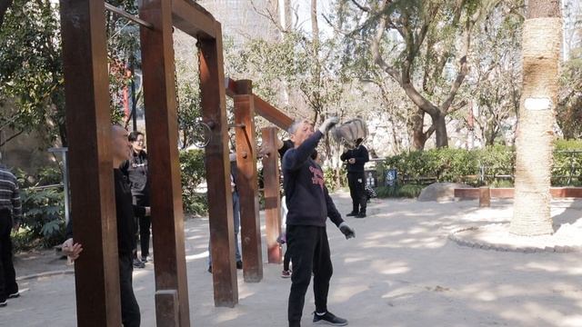 Exploring Jing'an temple District - 静安寺 in Shanghai, China | Let this expat show you around town! смотреть онлайн