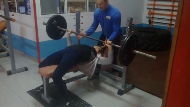 Жим лежа 40 кг на 2 раза 4 подход смотреть онлайн