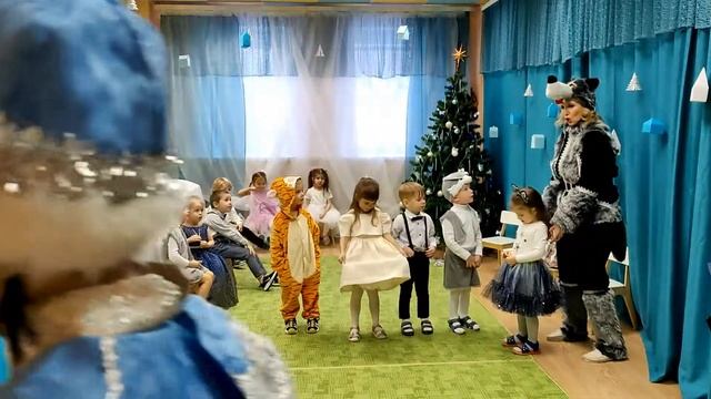 Новогодний утренник в детском саду "Маленькая страна" в 2021 году смотреть онлайн