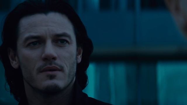 Да начнется игра. Концовка фильма Дракула (2014)