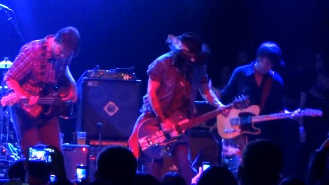 Johnny Depp's guitar solo during "It's Good to Be King" @ Petty Fest West 2012 смотреть онлайн