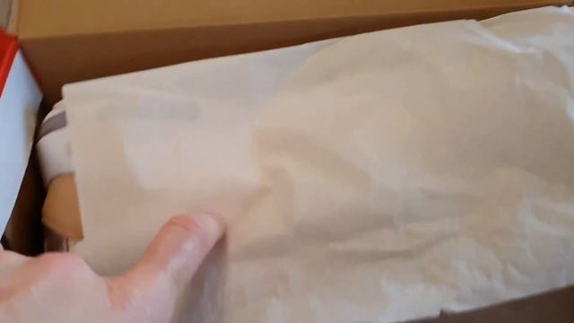 Распаковка и осмотр кроссовок Nike Air Max Excee и Nike Air Max Furyosa. смотреть онлайн