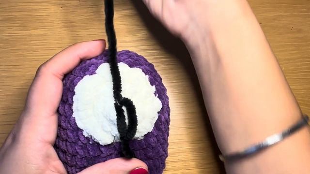 Crochet Monster/ Halloween crochet/ Amigurumi monster/ easy beginner friendly tutorial