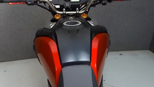 2014 SUZUKI DL1000 VSTROM 1000 W/ABS смотреть онлайн