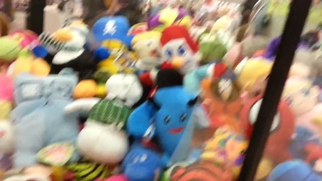 2 IN A ROW & FIGHTING A HIPPO - Claw Machine Winning! Skill Crane Game Sugar Loaf смотреть онлайн