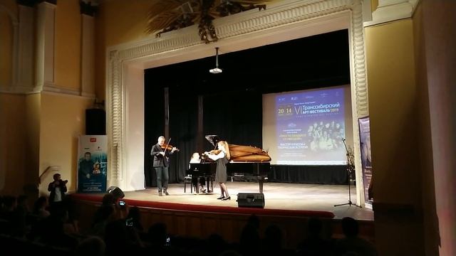 Флешмоб "100 скрипок" для Вадима Репина смотреть онлайн