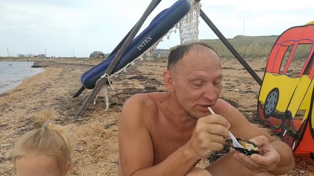 Очень мелкое Чёрное море с чистой водой и неприятным запахом канализации. Крым. ЗАВЕТНОЕ смотреть онлайн