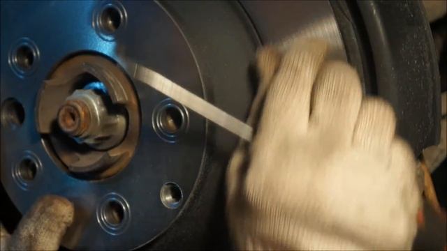 Замена тормозных дисков и колодок, регулировка ручника. Volkswagen Touareg смотреть онлайн