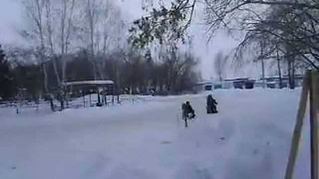 Покатушки на детском снегоходе смотреть онлайн