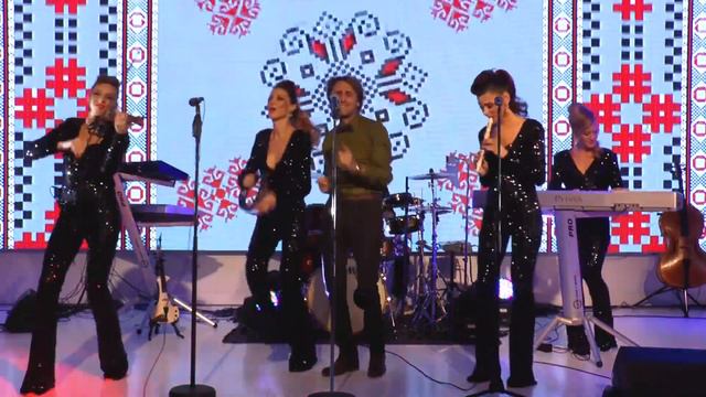 Xenti Runceanu No Comment & Amadeus La noapte o sa te fur смотреть онлайн
