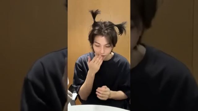 Felix dance 'Honeyworks' #straykids #felix #felixshorts #honeyworks смотреть онлайн